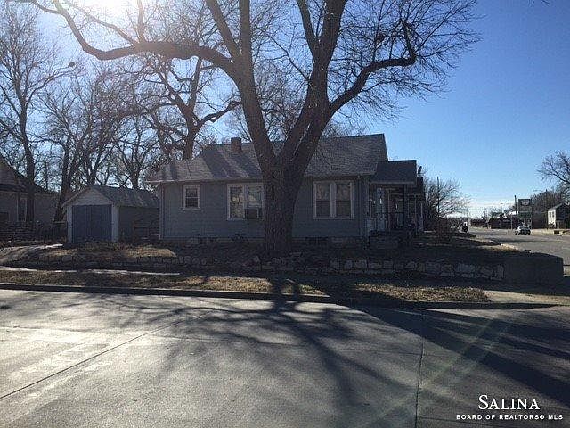 1st image of 701 W Crawford Ave