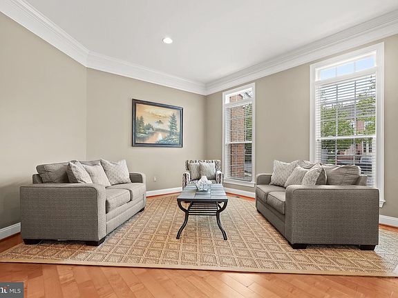 3rd image of 2518 Stone Cliff Dr