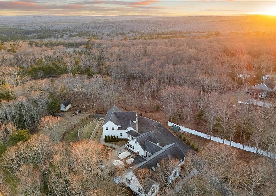 1st image of 105 Stubble Brook Rd