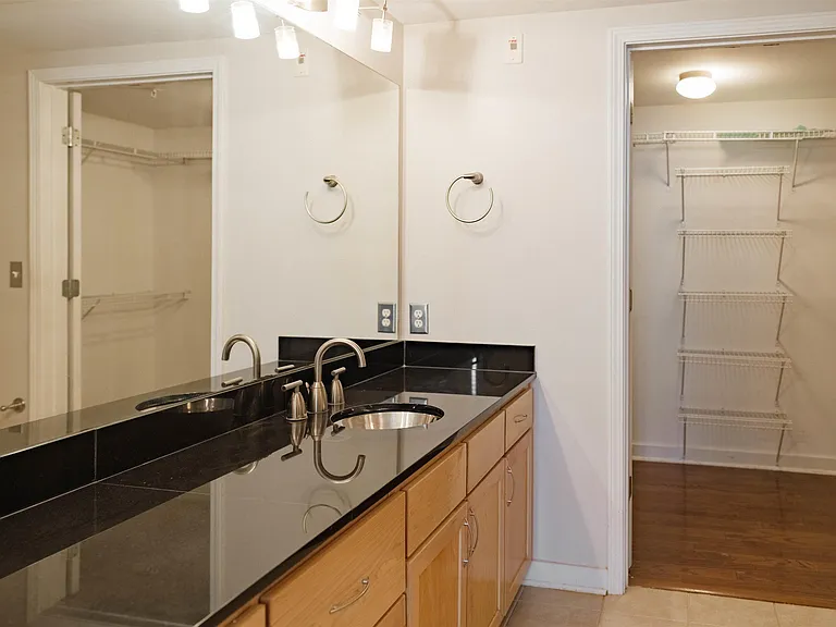 2020 5th Ave S #137 — Photo 11
