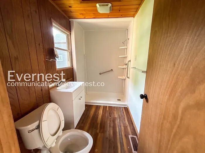 275 Cornell Ave — Photo 10
