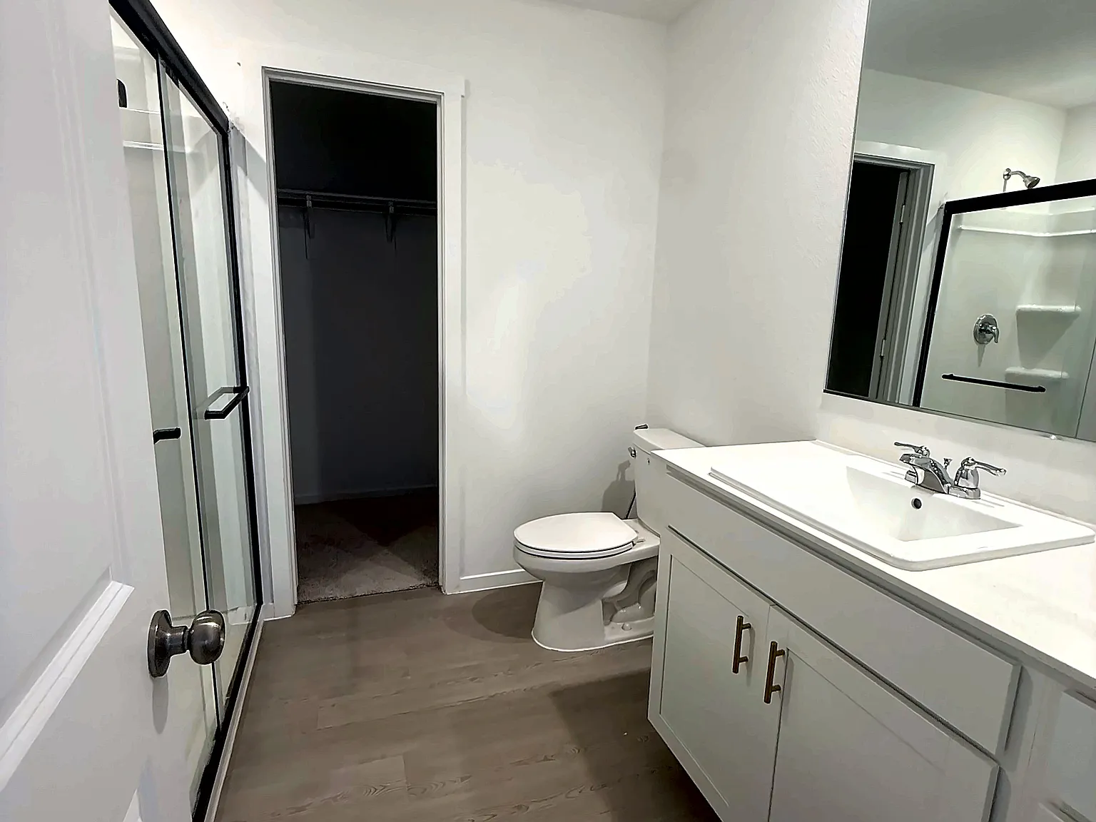 4 bed, 2.5 bath, 2056 sqft, $2,550 — Photo 4