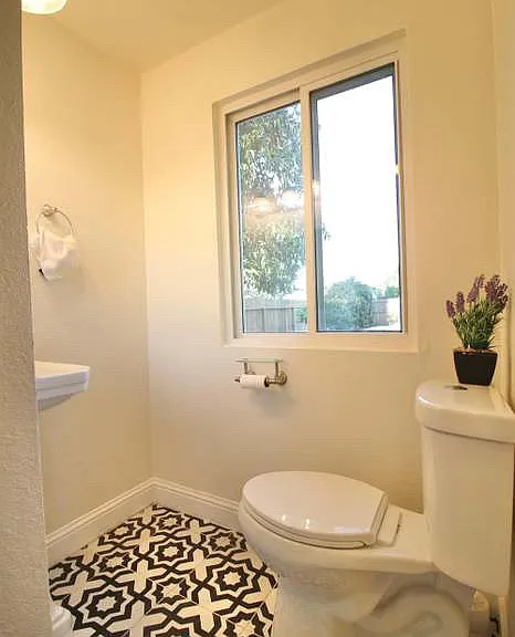 1346 N Safford Ave — Photo 15
