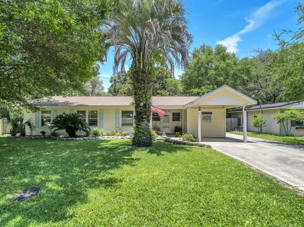 313 Gardner Dr NE, Fort Walton Beach, FL 32548