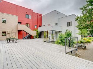 940 NW Naito Pkwy APT L3, Portland, OR