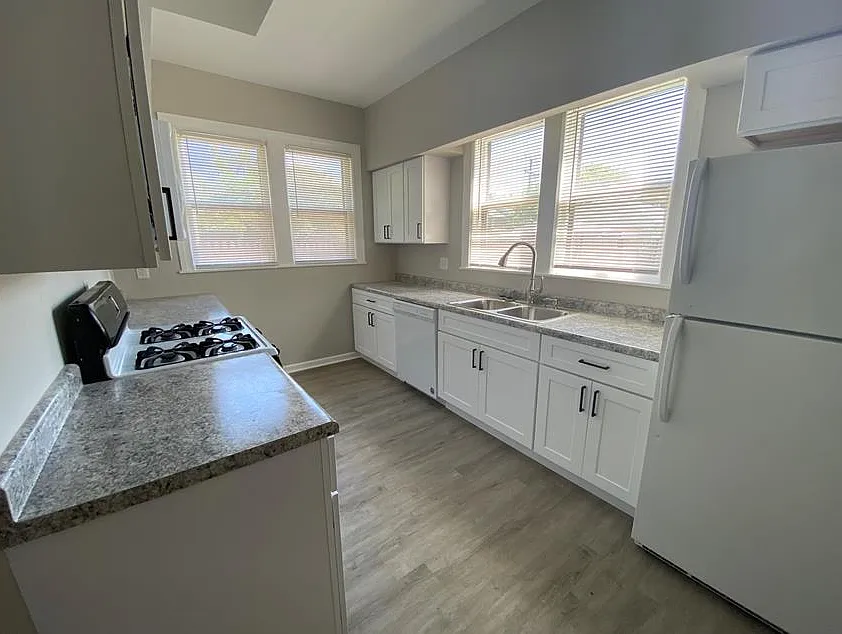 3 bed, 1190 sqft, $1,795 — Photo 4