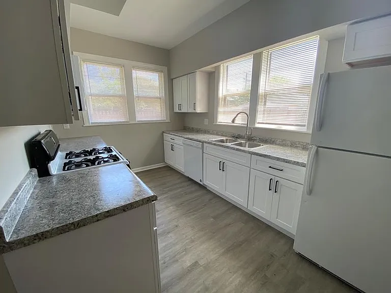 616 Vine St #1 — Photo 4