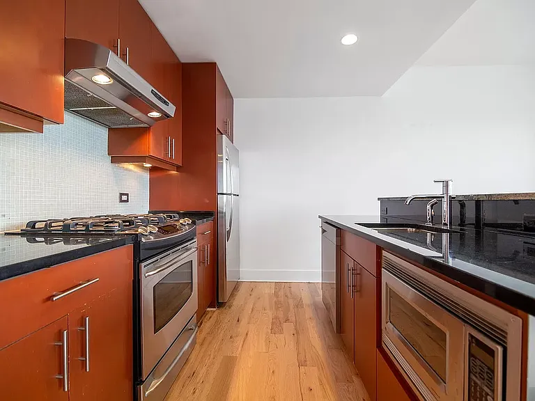 440 Kent Ave #14F — Photo 4