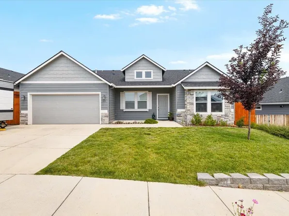 1633 Dragon Tail Pl, Medford, OR 97504