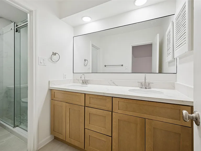705 Harold St #2 — Photo 9