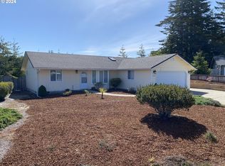 1360 Zebrawood Ct, Florence, OR