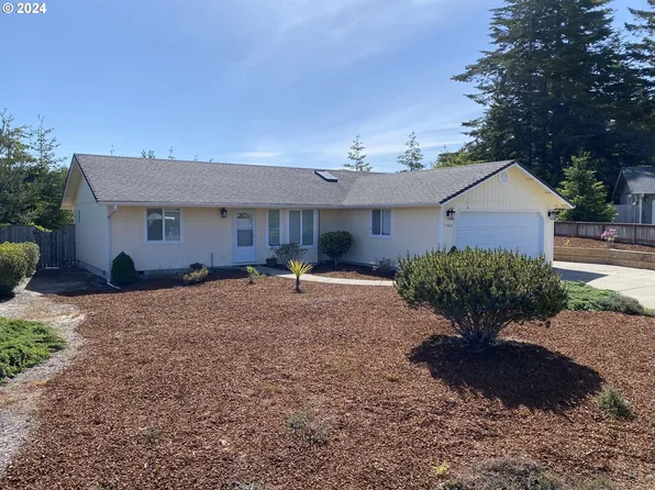1360 Zebrawood Ct, Florence, OR 97439