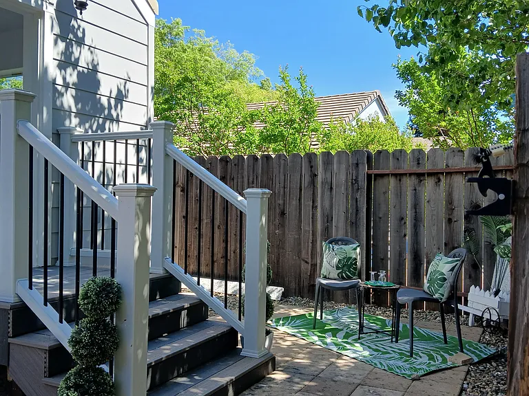 3438 El Camino Way #B — Photo 3