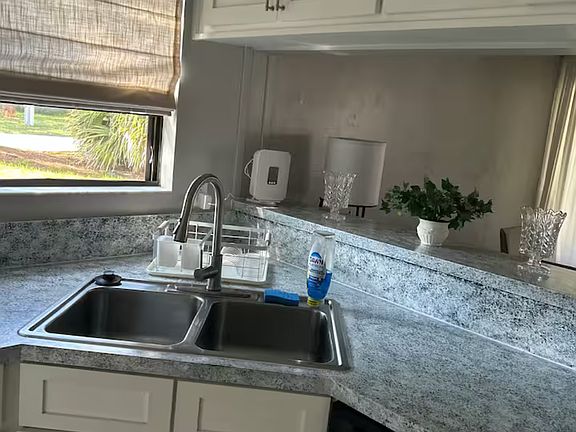 4th image of 8328 Westover Ct #1