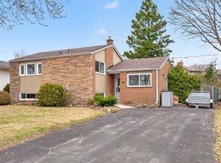 656 Carnaby St, Kingston, ON K7M5M7