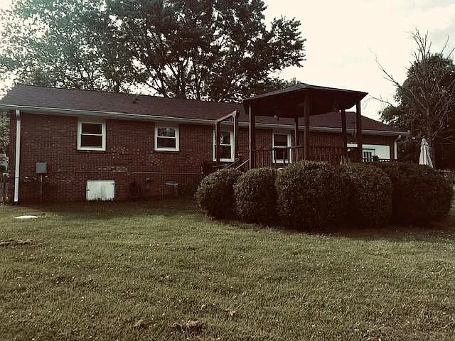3 bed, 1475 sqft, $1,950 — Photo 2