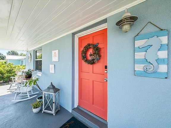 3rd image of 501 Poinciana Dr
