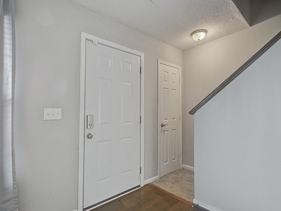 4th image of 8016 Thelen St