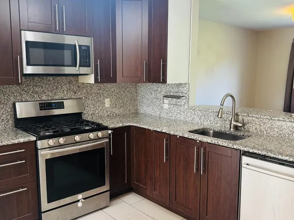 171 Nebula Rd, Piscataway, NJ 08854