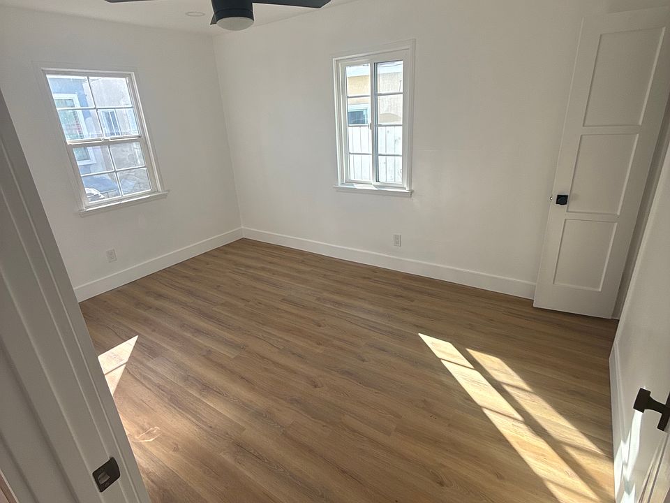 1st image of 5661 California Ave #5663