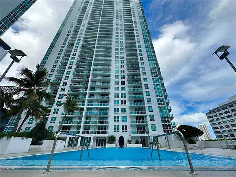 950 Brickell Bay Dr #CU-2802 — Photo 6