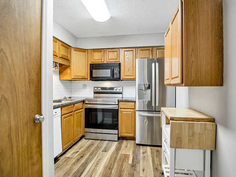 1825 Saint Julian Pl #9-B — Photo 10