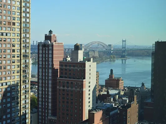 Rented by Sotheby's International Realty | media 16