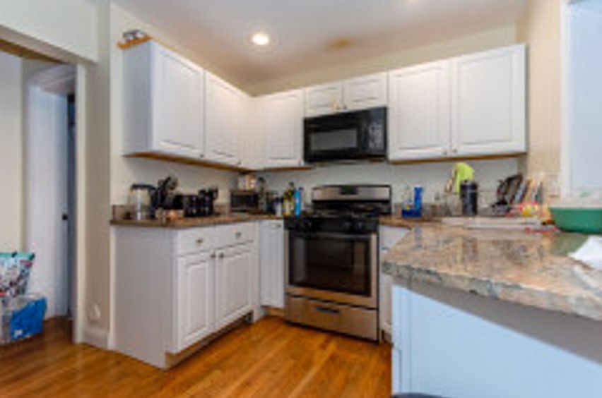 1st image of 78 Egmont St #13