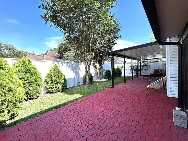 707 Trademark Pl — Photo 35