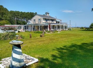 115 Riverside Dr, Deltaville, VA 23043