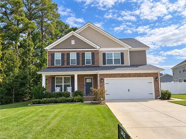 129 Manor Dr, Carrollton, VA 23314