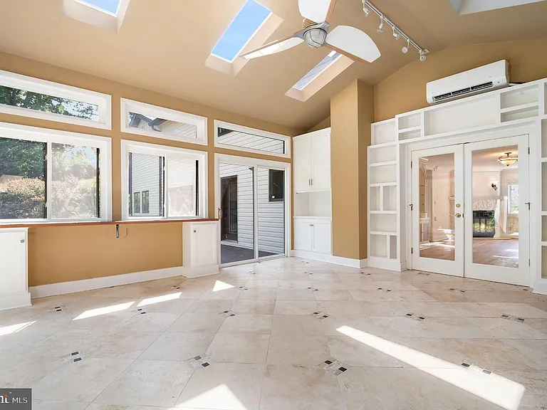 15729 Holly Grove Rd — Photo 82