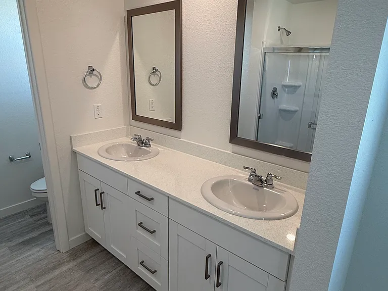 2041 Blue Star Dr — Photo 35