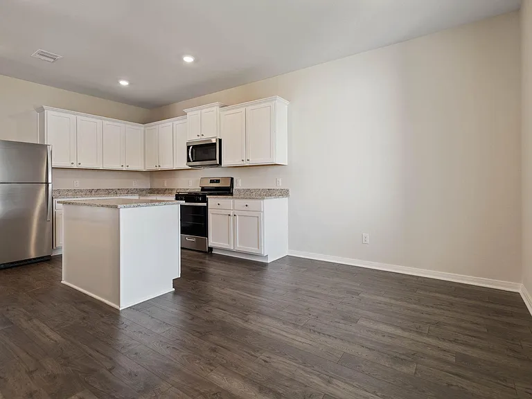 15870 Berry Hill Dr — Photo 12