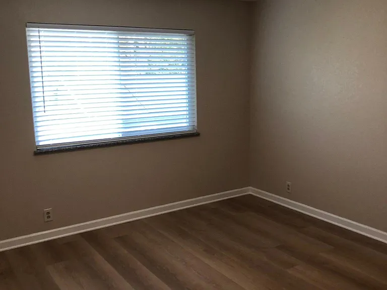 837 E San Antonio St — Photo 7