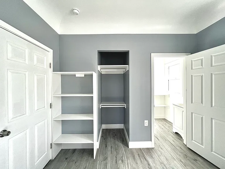 1142 W 35th St #3 — Photo 10