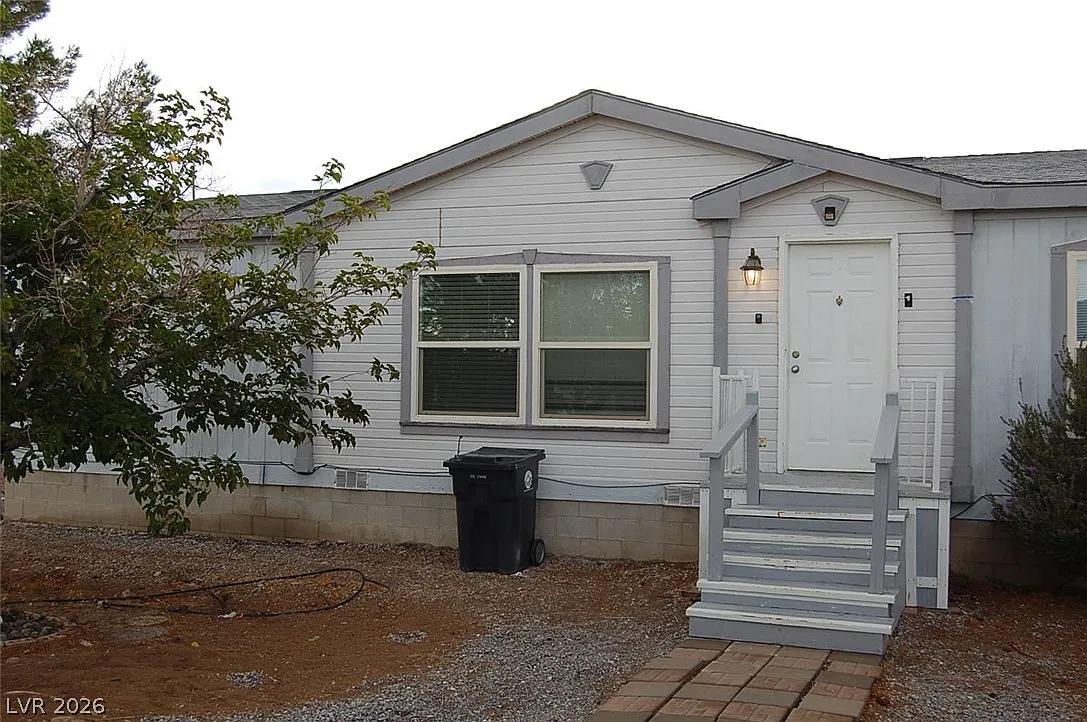 3 bed, 2.0 bath, 1300 sqft, $1,600 — Photo 1
