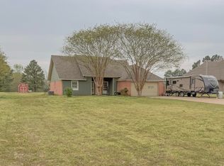 5723 Wolfe Rd, Columbus, MS 39705