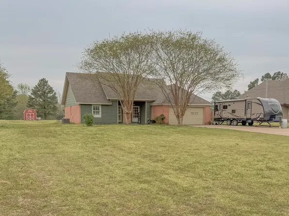 5723 Wolfe Rd, Columbus, MS 39705