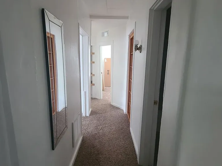 372 SW Donald St — Photo 5