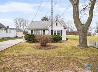 512 Oregon Rd, Northwood, OH 43619