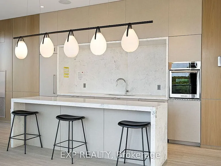 585 Bloor St E #318 — Photo 15