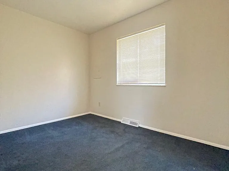 5517 Douglas Rd — Photo 8