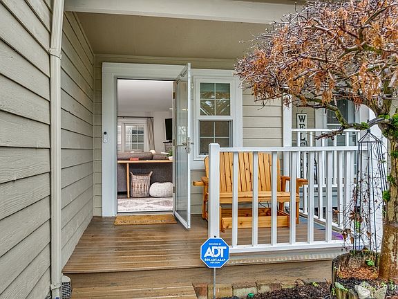 5th image of 7821 196th Street SW #B