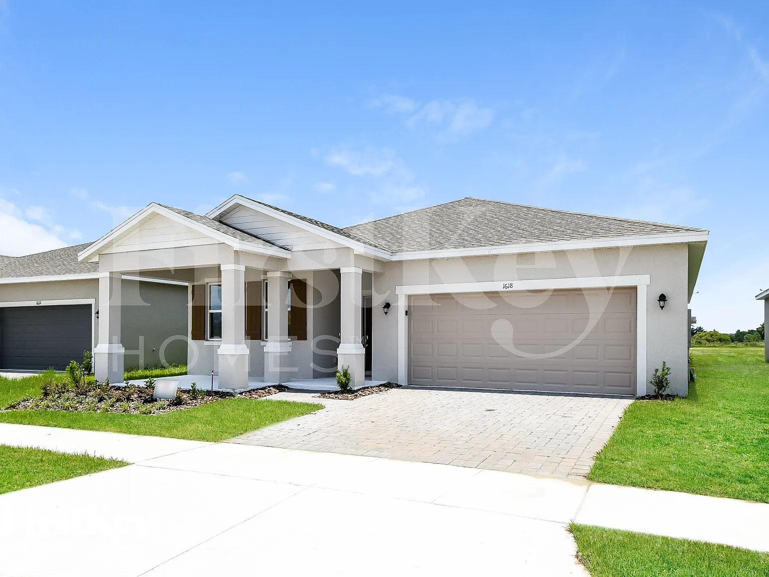 5 bed, 2.0 bath, 2210 sqft, $2,410 — Photo 2