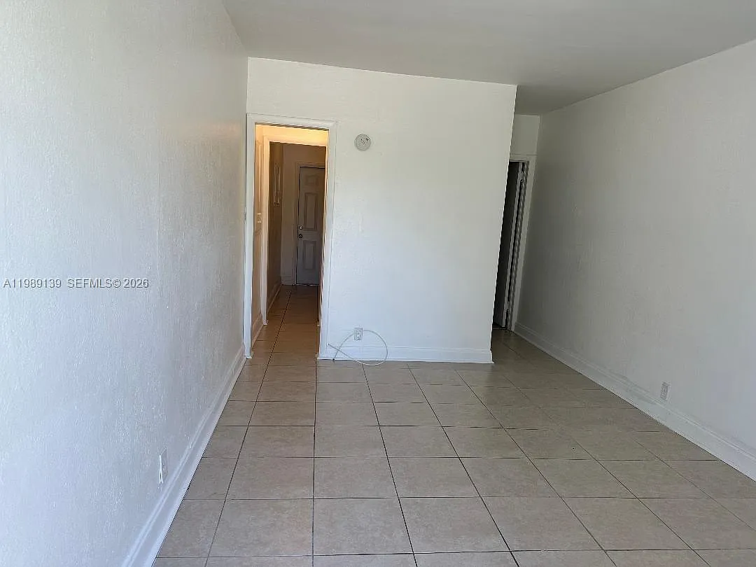 Building Photo - 1293 NE 109th St #6
