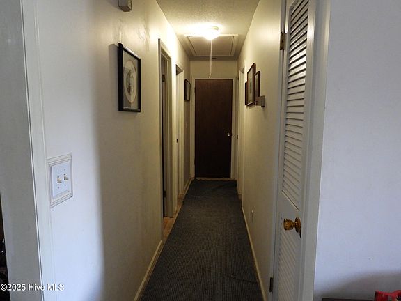 3rd image of 2402 Jay Circle