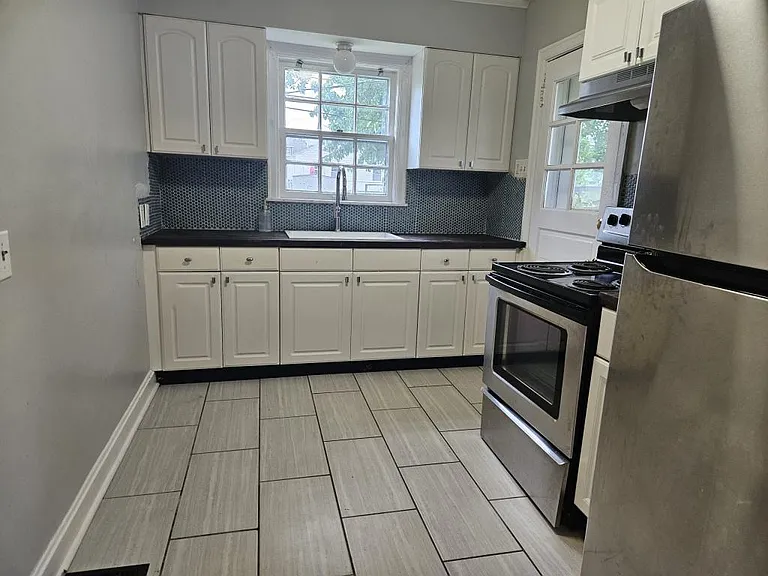 212 Virginia Ct — Photo 9