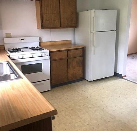 Kitchen with generous counter space