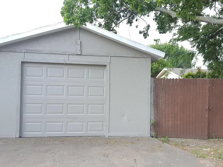 915 Meadow Mead Dr — Photo 30